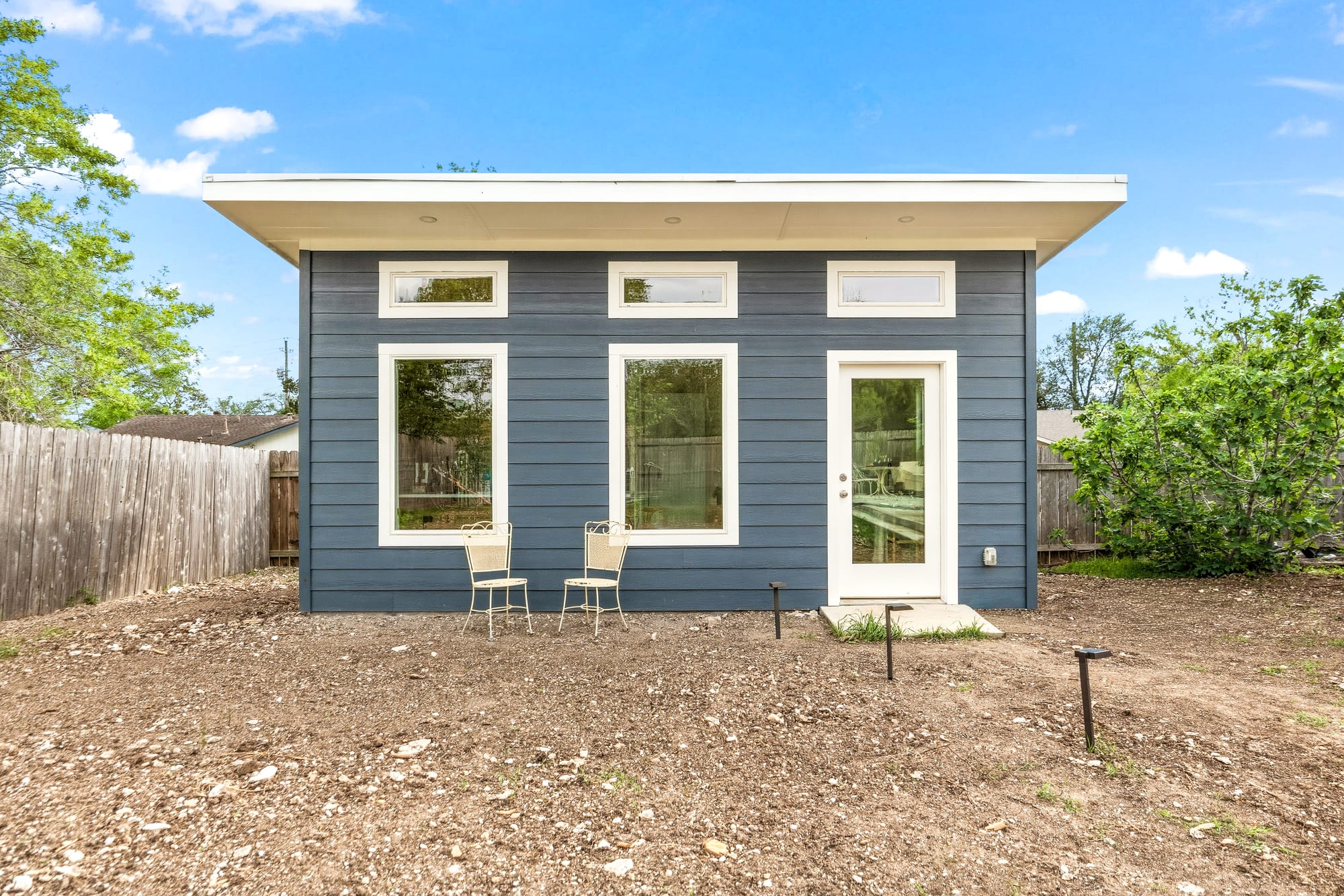 Austin Room to Grow - Front exterior of the Lynda 20x16 Suite