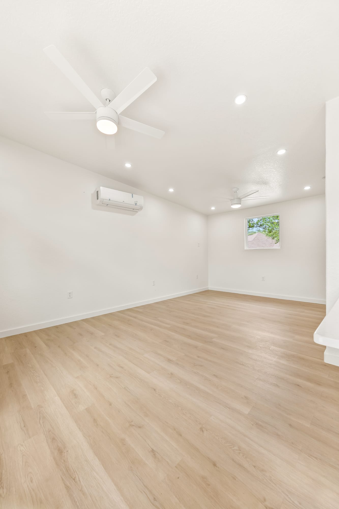 Living area from the opposite corner