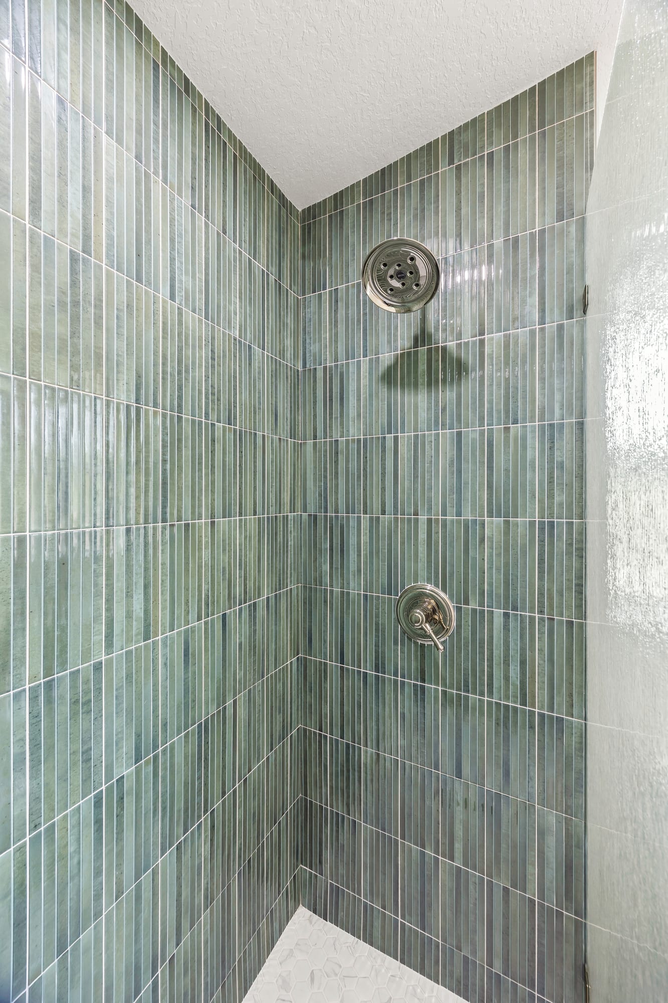 Shower tile pattern, close view